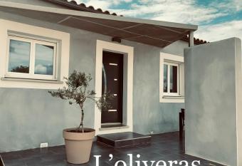 L Oliveras allows 18 year olds to book a room