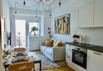 Cozy City Apartment has Balcony rooms