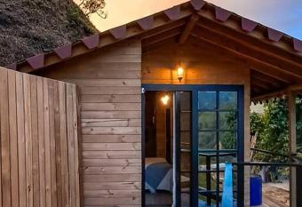 La Pe  a Cabins en Eb  jico allows 18 year olds to book a room