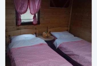 MIKI Daca has Balcony rooms