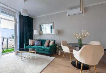 SMARAGD-Emerald has Balcony rooms