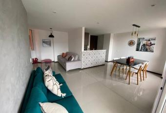 Grandioso apartamento para feria de flores has Balcony rooms