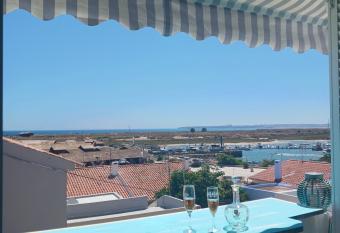 Homem de Ferro allows 18 year olds to book a room