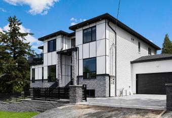 william place allows 18 year olds to book a room