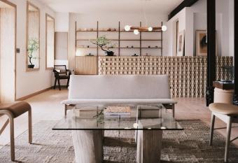 guesthouse by good neighbor has Balcony rooms