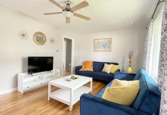 Beautifully Remodeled in Greenwood Sleeps 10 allows 18 year olds to book a room