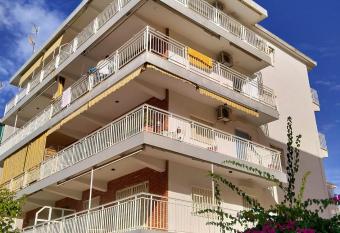 California has Balcony rooms