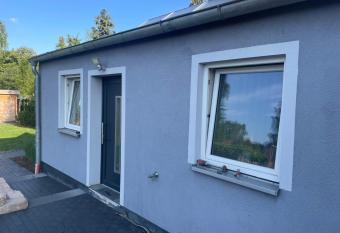 Ferienwohnung mit Fu  bodenheizung nahe Messe, gratis Parkplatz und Abstellplatz E - Bike has Balcony rooms