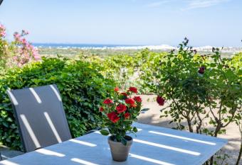 Vista Mare has Balcony rooms