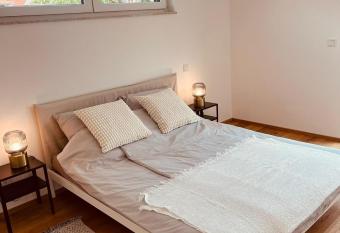 Gem  tliches Wohnen allows 18 year olds to book a room