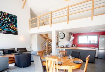 Villa Surf and Golf has Balcony rooms