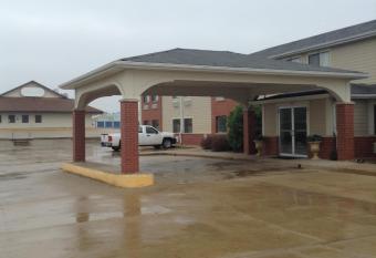 Designer Inn And Suites allows 18 year olds to book a room