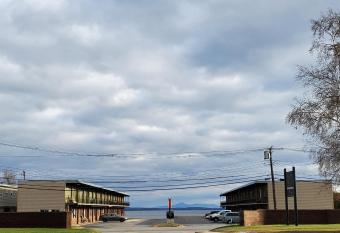 Golden Gate Lodging has Balcony rooms
