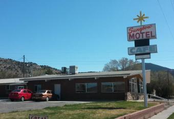 Sunglow Motel allows 18 year olds to book a room