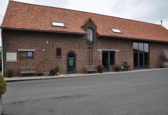 B&B Waterfields allows 18 year olds to book a room