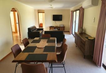 Golden Heritage Apartments Beechworth allows 18 year olds to book a room