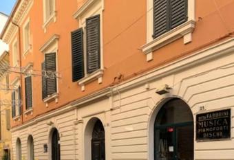 Appartamento centro storico Nuovo e Ristrutturato allows 18 year olds to book a room