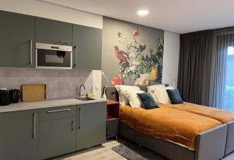 Gasthuis Sanitatem allows 18 year olds to book a room