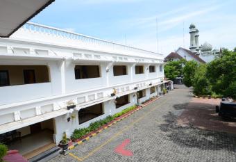 Hotel Pelangi Malang has Balcony rooms