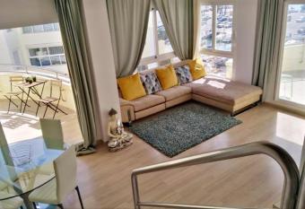 Penthouse in Puerto Marina Benalm  dena has rooms with a private hot tub