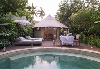 Sandat Glamping Tents allows 18 year olds to book a room