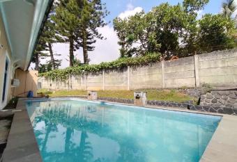 Villa Kota Bunga A8 01 has Balcony rooms