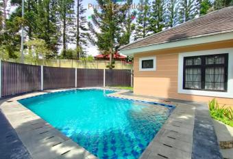 Villa Kota Bunga A7 01 has Balcony rooms