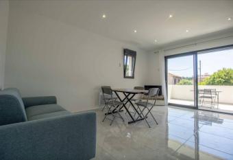 Saint-Rapha  l Valescure station has Balcony rooms