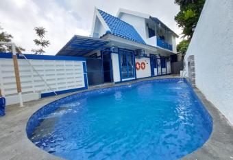 Villa Kota Bunga M7 01 has Balcony rooms