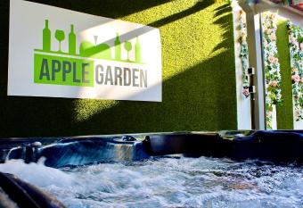 AppleGarden has rooms with a private hot tub