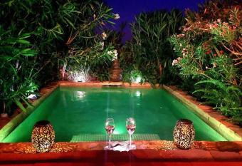 Casa Pino with private pool and garden has Balcony rooms