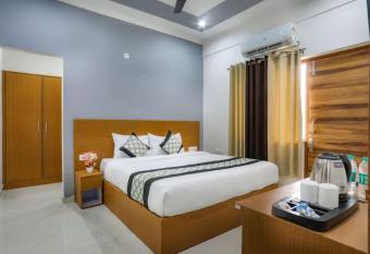 THE CASTLE BLUE has Balcony rooms