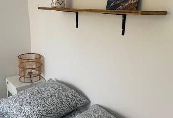 L Ancre, de Figui  res    Mejean has Balcony rooms