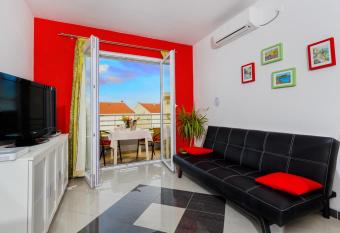 Apartments Andrijani   has Balcony rooms