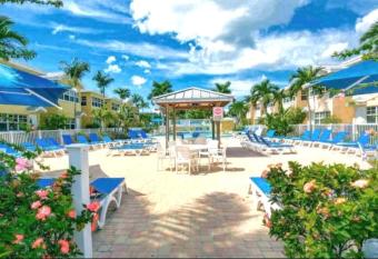 Beach Condo allows 18 year olds to book a room