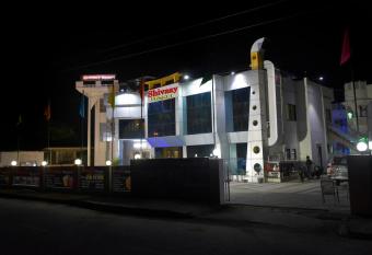 Shree Ji Resort has Balcony rooms