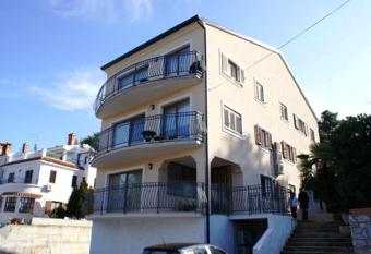 Apartments & Rooms Elda has Smoking/Balcony rooms