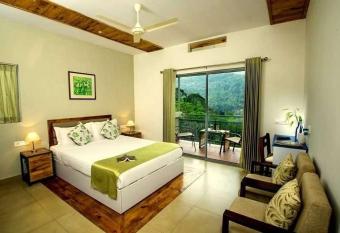 HYDAKER PALACE has Balcony rooms