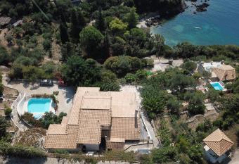 Lns Vip Villas has Balcony rooms