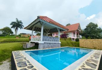 Villa Cisarua Dongkris has Balcony rooms