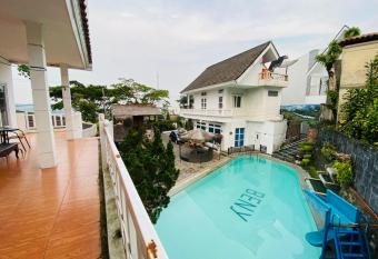 Villa Benny Gsp Cipanas has Balcony rooms
