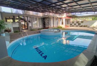 Villa Arisella Cipanas Puncak has Balcony rooms