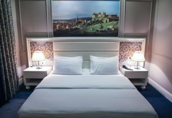 Hotel Monarch has Balcony rooms