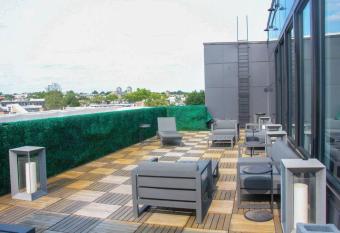 Comfy Cozy and Cute has Balcony rooms