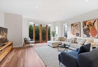 Chic 2-Bed Home By Bustling Shops allows 18 year olds to book a room