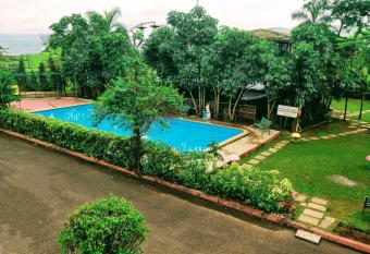 Dew Drops Boutique Retreat has Smoking/Balcony rooms