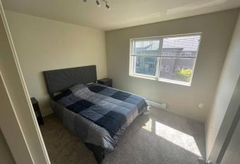 Cedar Hill comfortable allows 18 year olds to book a room