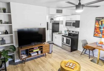 Comfy 1BR in Quiet & Central Area! has rooms with a private hot tub