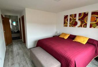 Super Casa en Los Molinos allows 18 year olds to book a room