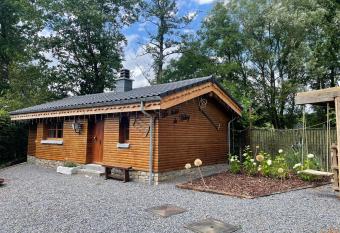 Le chalet du H  livy has Balcony rooms